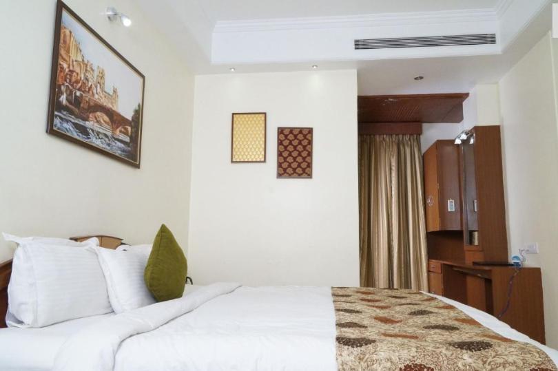 Bk Castles Hotel Jabalpur Luaran gambar