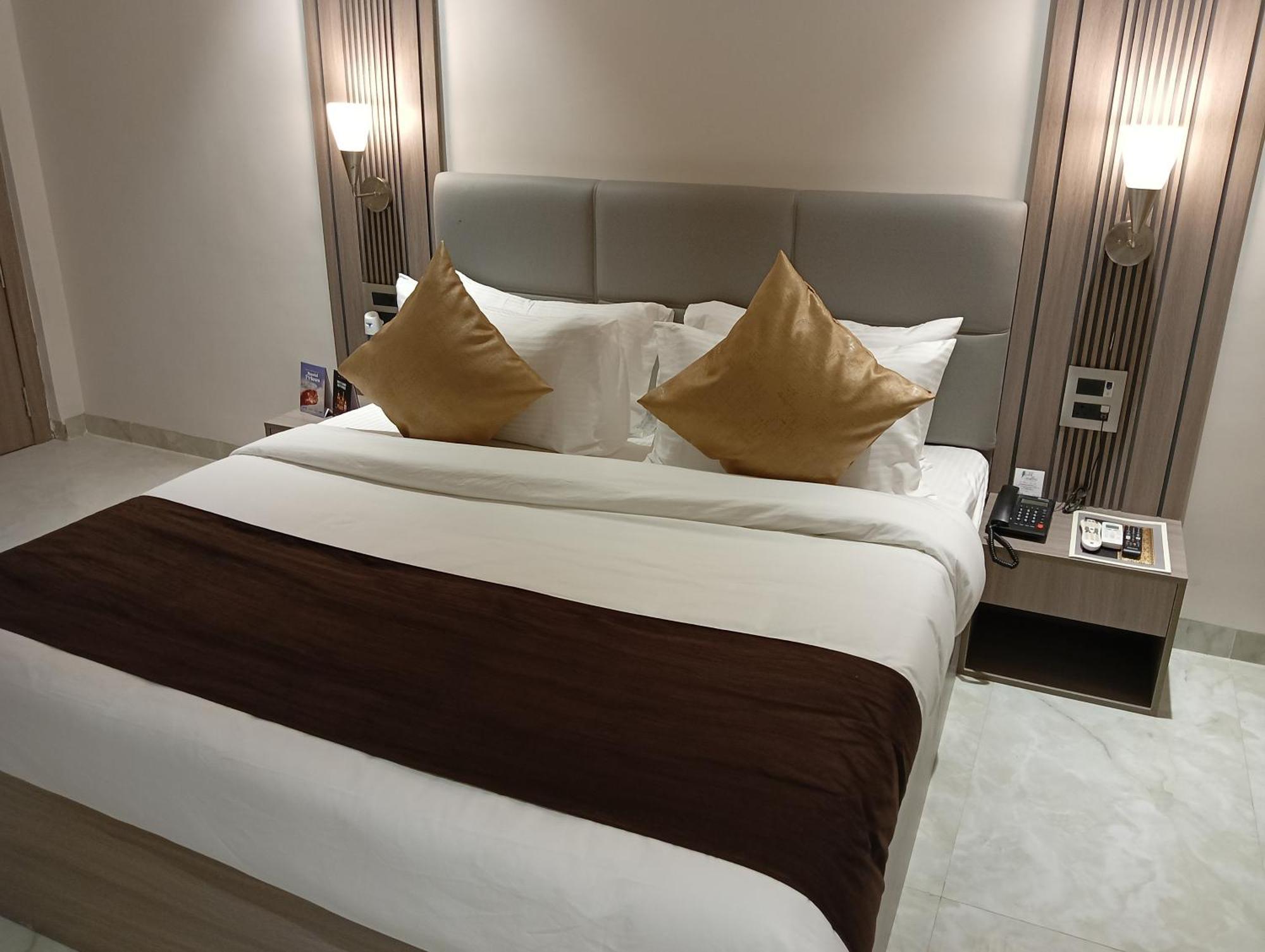 Bk Castles Hotel Jabalpur Luaran gambar