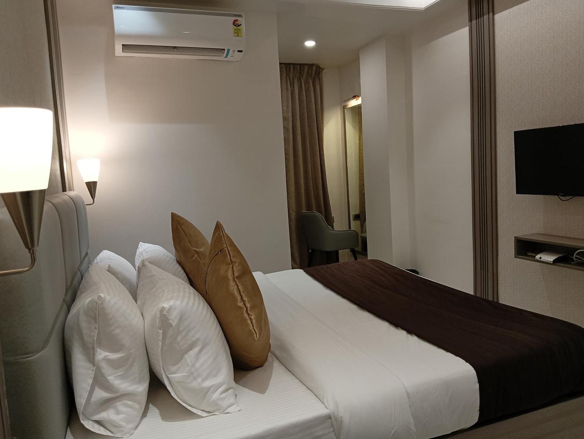Bk Castles Hotel Jabalpur Luaran gambar