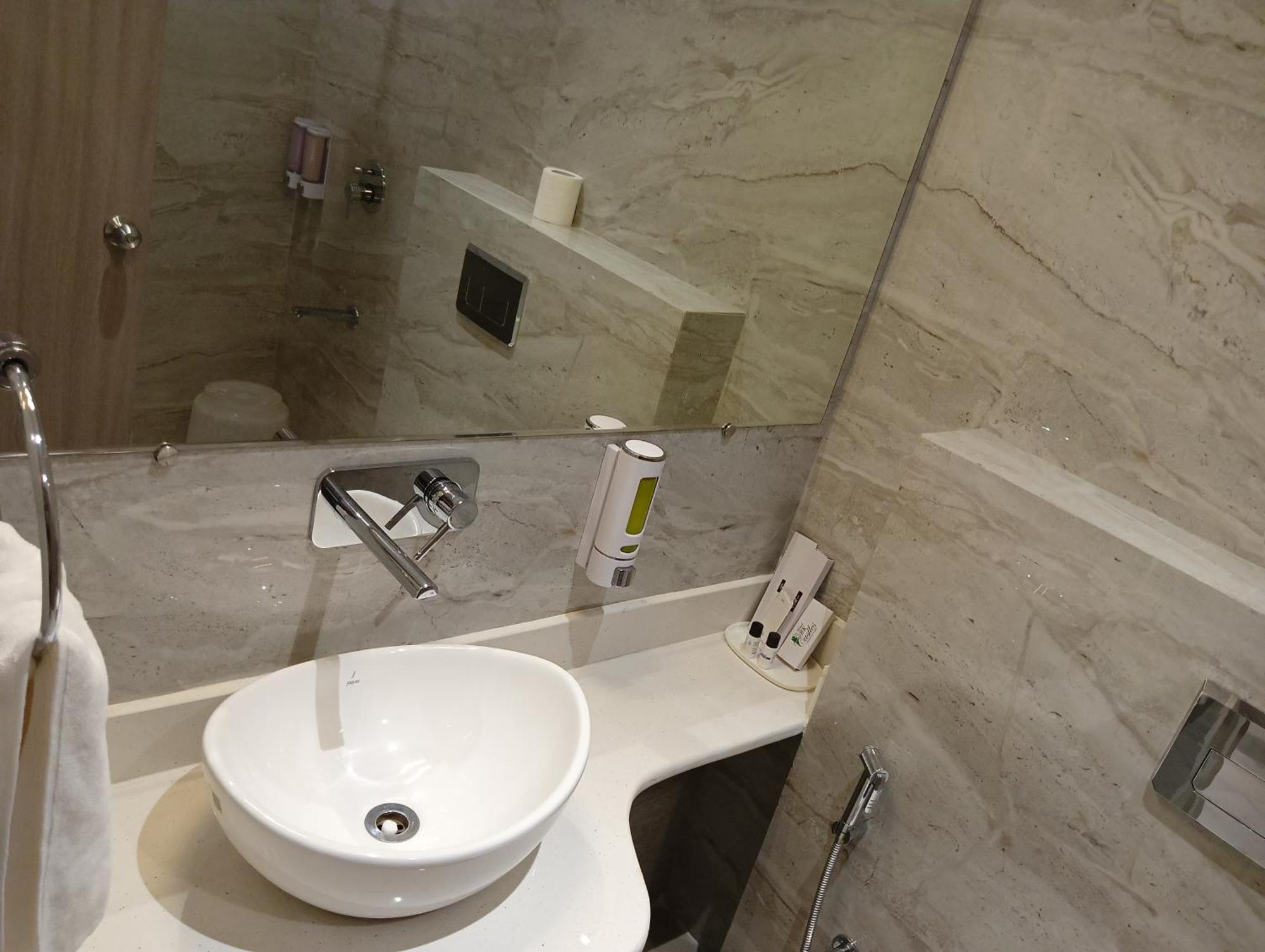 Bk Castles Hotel Jabalpur Luaran gambar