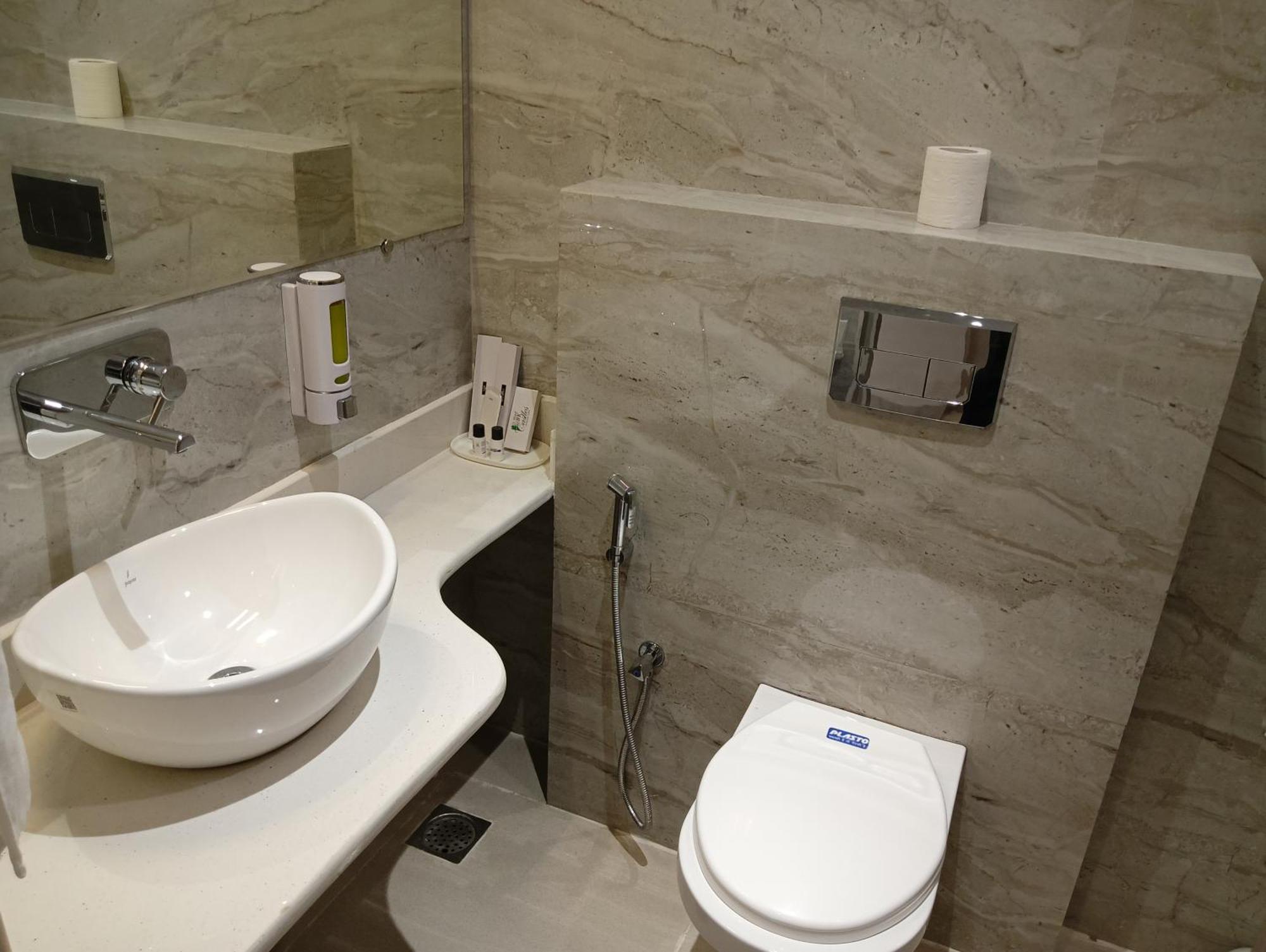 Bk Castles Hotel Jabalpur Luaran gambar