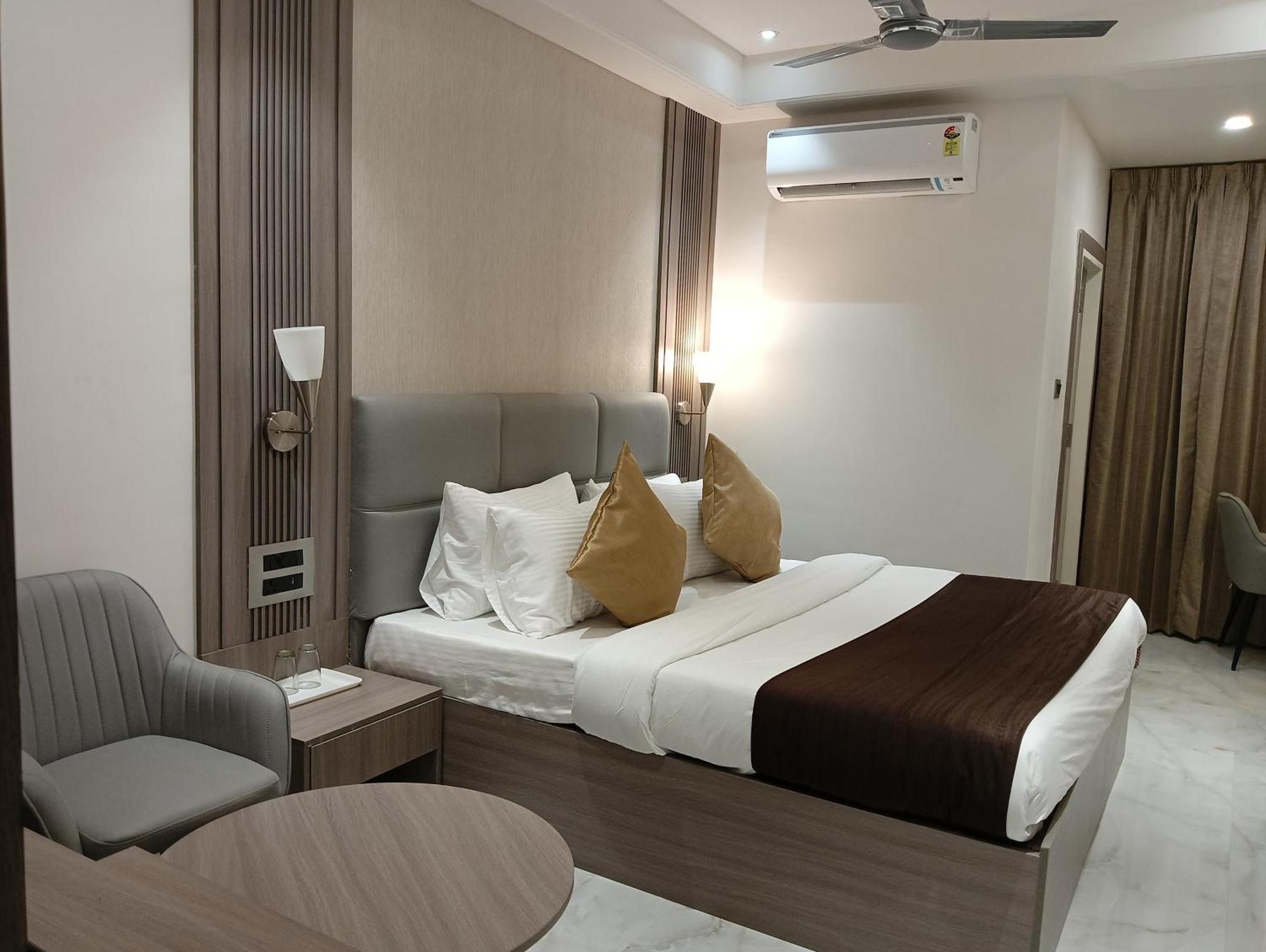 Bk Castles Hotel Jabalpur Luaran gambar