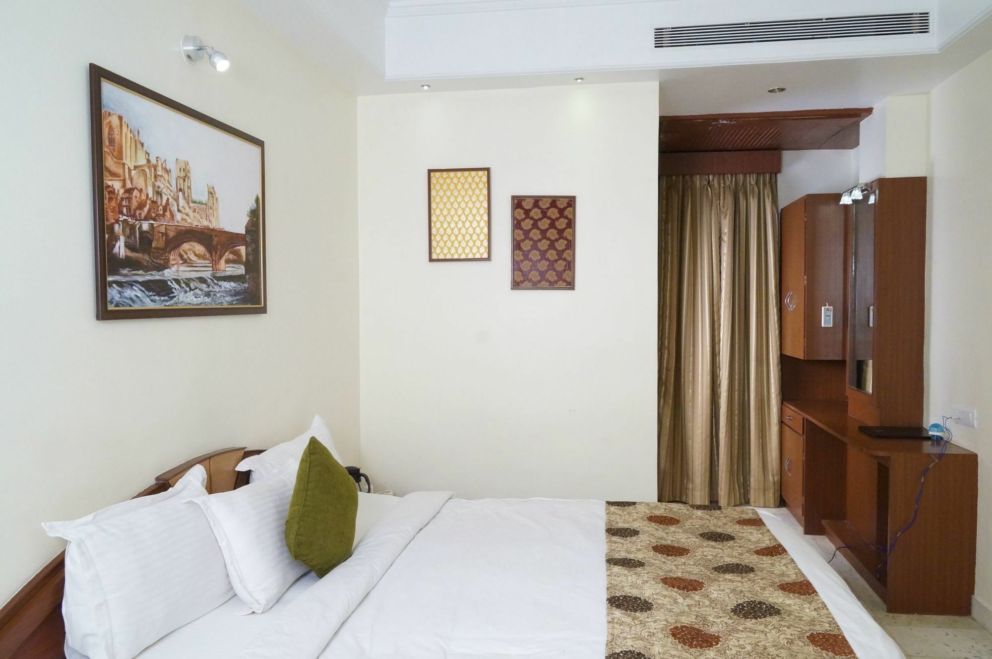 Bk Castles Hotel Jabalpur Luaran gambar
